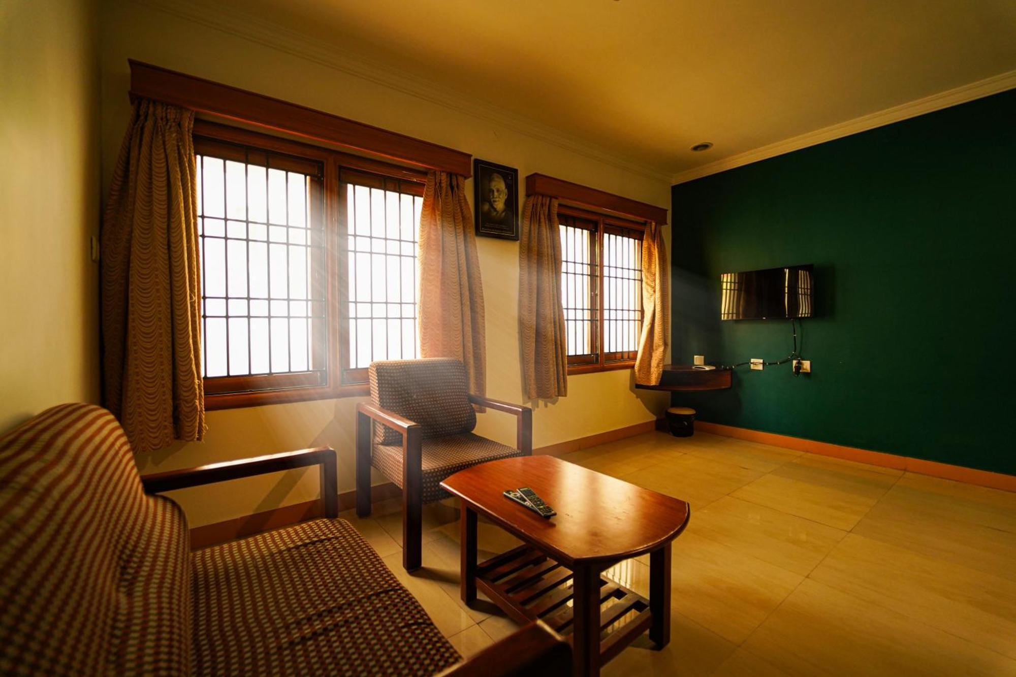 Ramana Towers Apartment Tiruvannāmalai Exterior photo