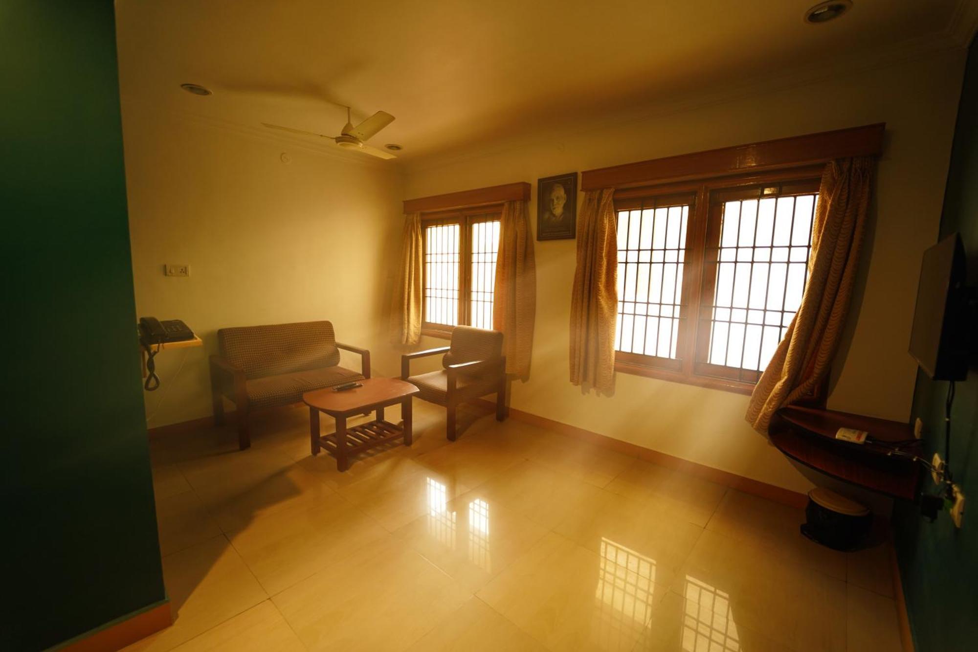 Ramana Towers Apartment Tiruvannāmalai Exterior photo
